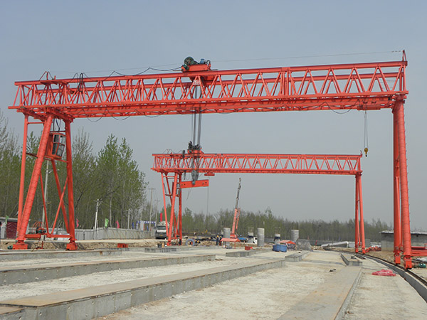 低價轉讓二手龍門吊在裝卸時應當注意哪些事項？