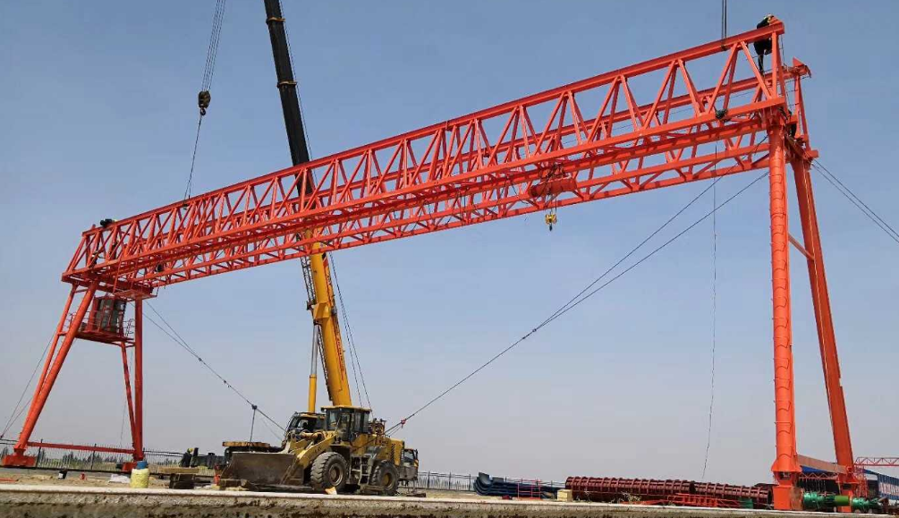 龍門吊在夏季作業(yè)時需要注意哪些事項？