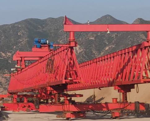 GYLQ200T-40M自平衡過(guò)跨架橋機(jī)在使用時(shí)有哪些優(yōu)點(diǎn)呢？