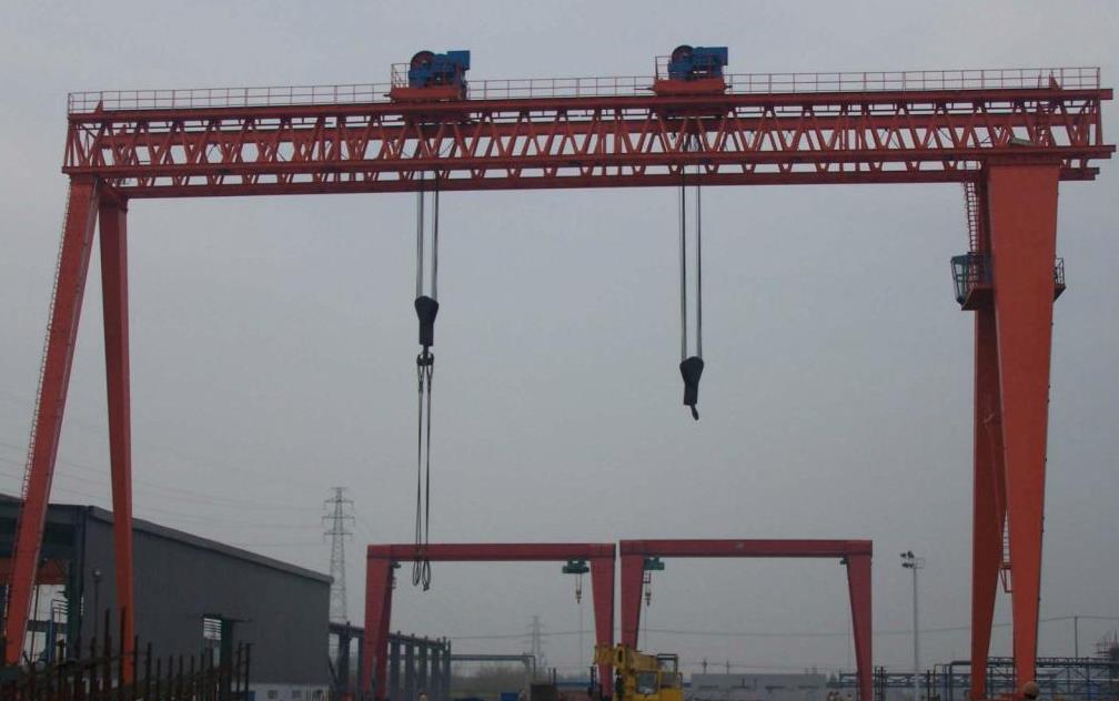 ME雙主梁雙小車龍門吊安裝有哪些流程？做哪些準(zhǔn)備工作